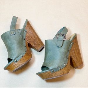 G By GUESS Green Platform Heel size 6